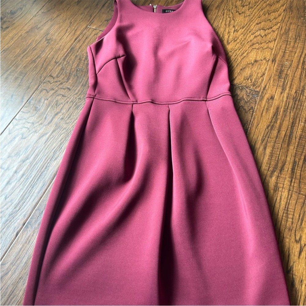 Dynamite Sleeveless Midi Dress in Deep Burgundy
